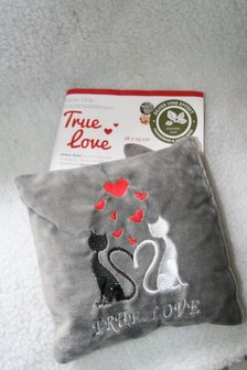 Speelkussen met Silver-Vine True Love 18x15